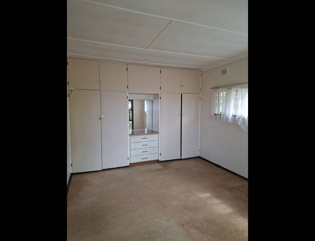 5 BEDROOM FREEHOLD FOR SALE IN UVONGO